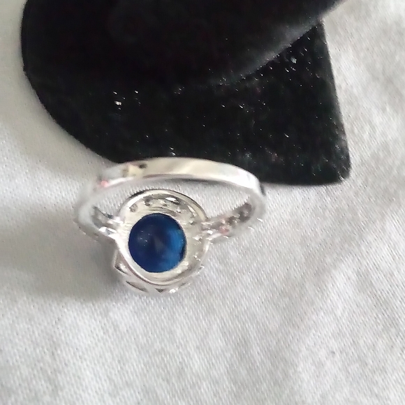 Petite 2ct sapphire cocktail ring Size 8 - Picture 5 of 6